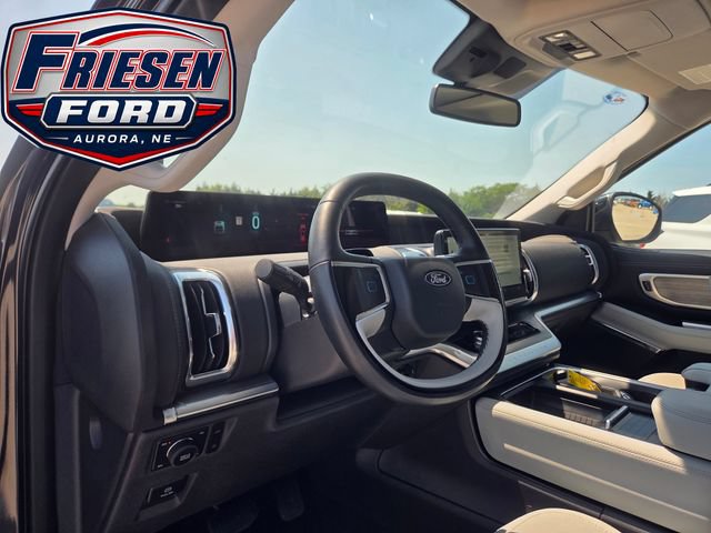 Used 2025 Ford Expedition Platinum w/ Driver's Package AWD/4WD image 13