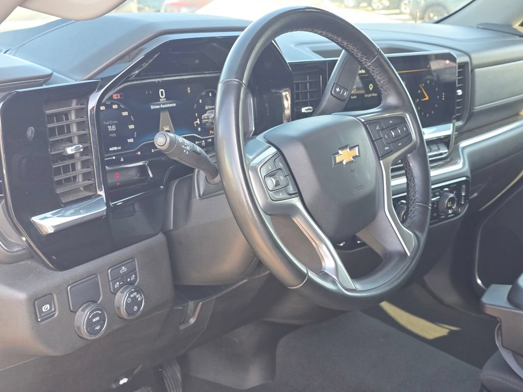 Used 2025 Chevrolet Silverado 1500 LT RWD image 12