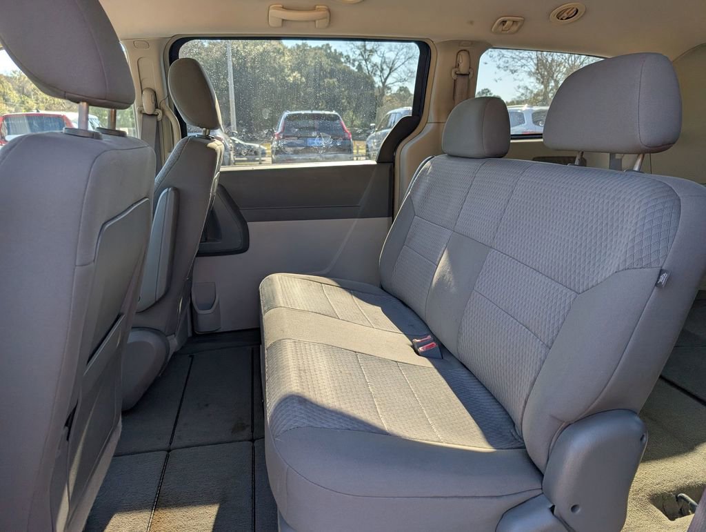 Used 2008 Chrysler Town & Country LX image 23