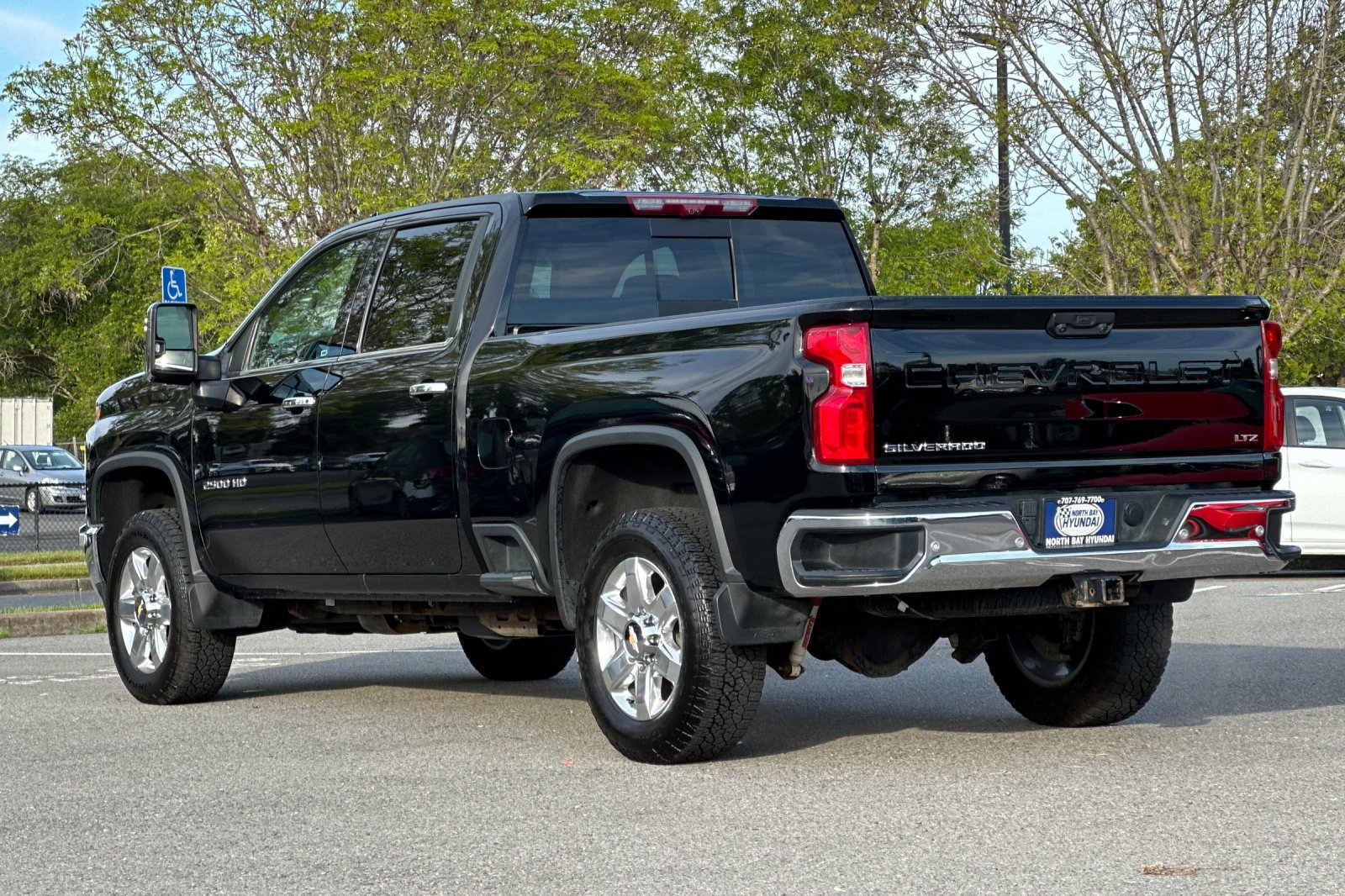 Used 2022 Chevrolet Silverado 2500 LTZ w/ LTZ Premium Package AWD/4WD image 7