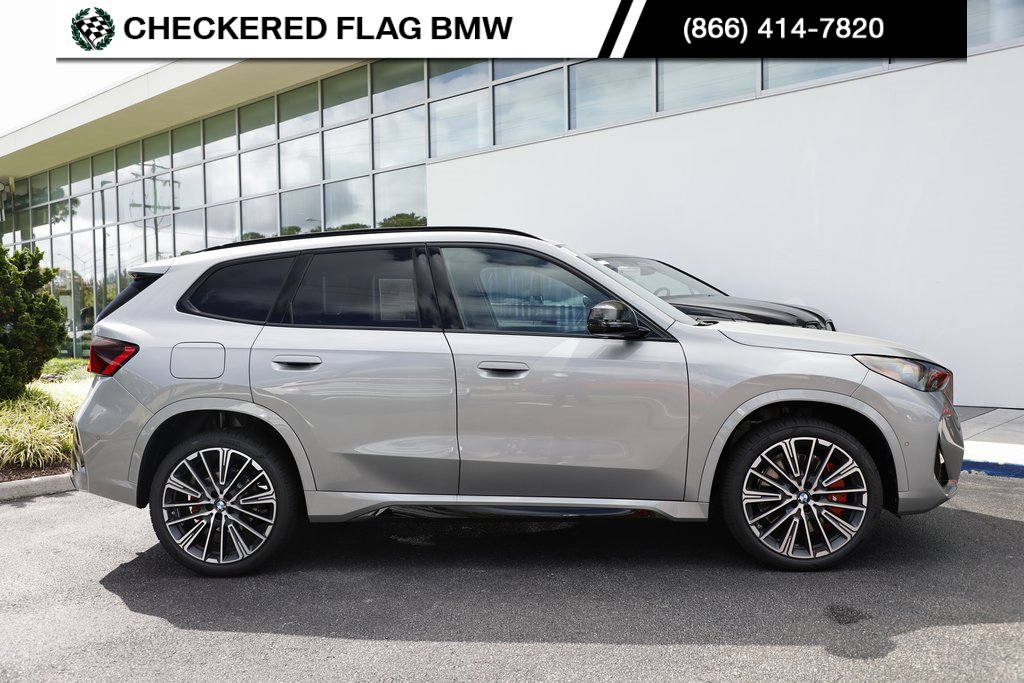 Used 2025 BMW X1 xDrive28i w/ Technology Package image 4