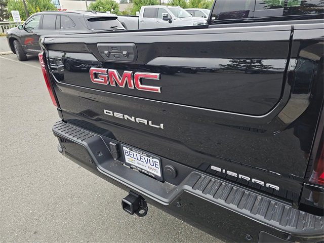New 2025 GMC Sierra 3500 Denali w/ Denali Reserve Package image 15