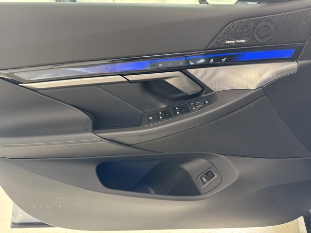 Used 2024 BMW 540i xDrive w/ M Sport Package image 16