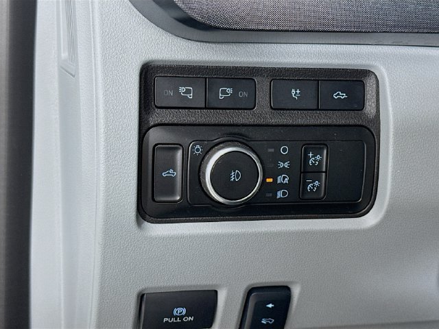 Certified 2024 Ford F350 Limited w/ FX4 Off-Road Package AWD/4WD image 12