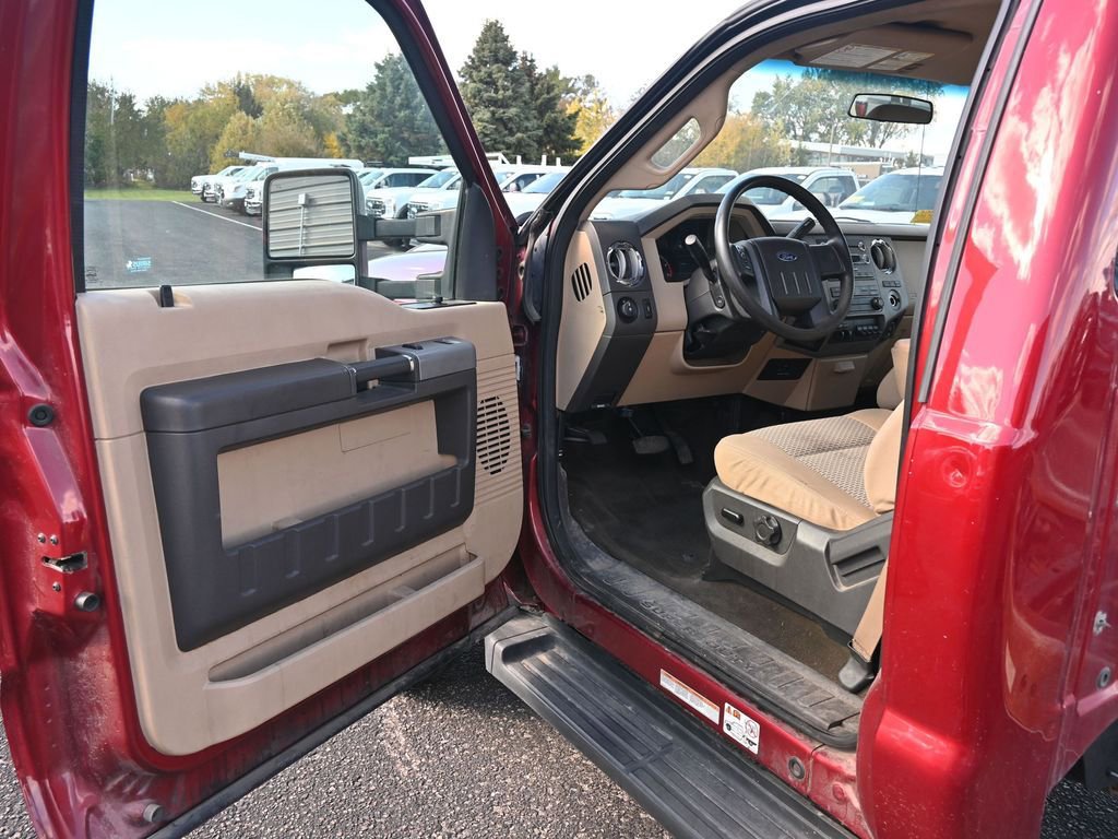 Used 2016 Ford F550 2WD Regular Cab Super Duty w/ XLT Interior Package image 20