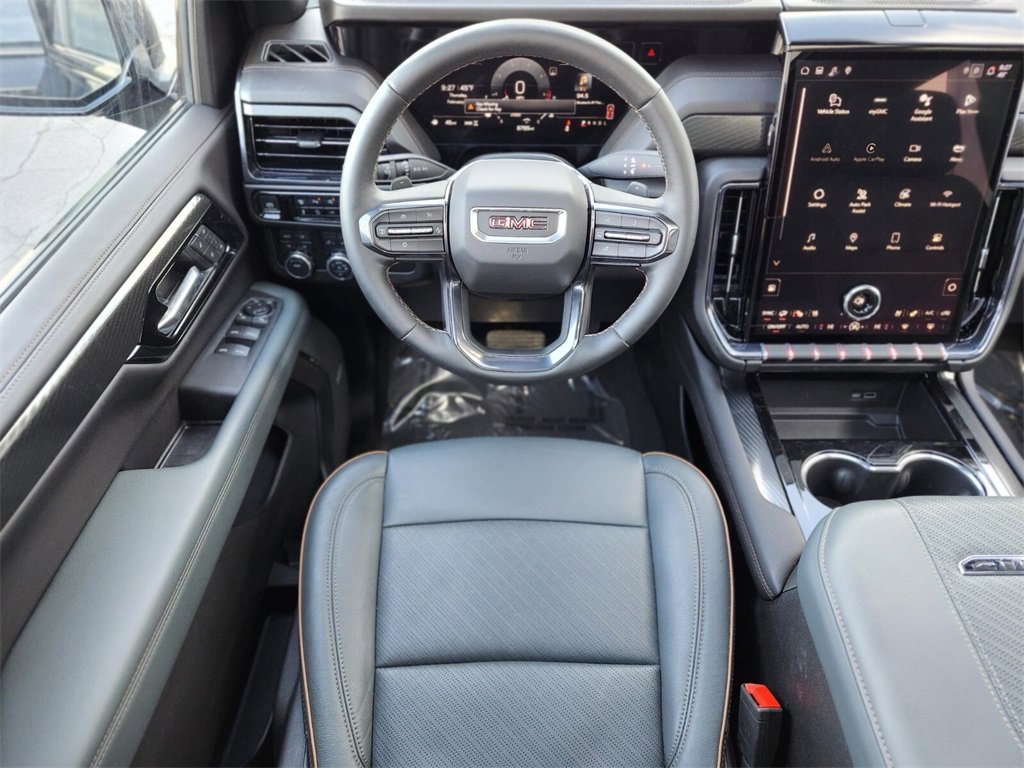 Used 2025 GMC Yukon XL AT4 image 11