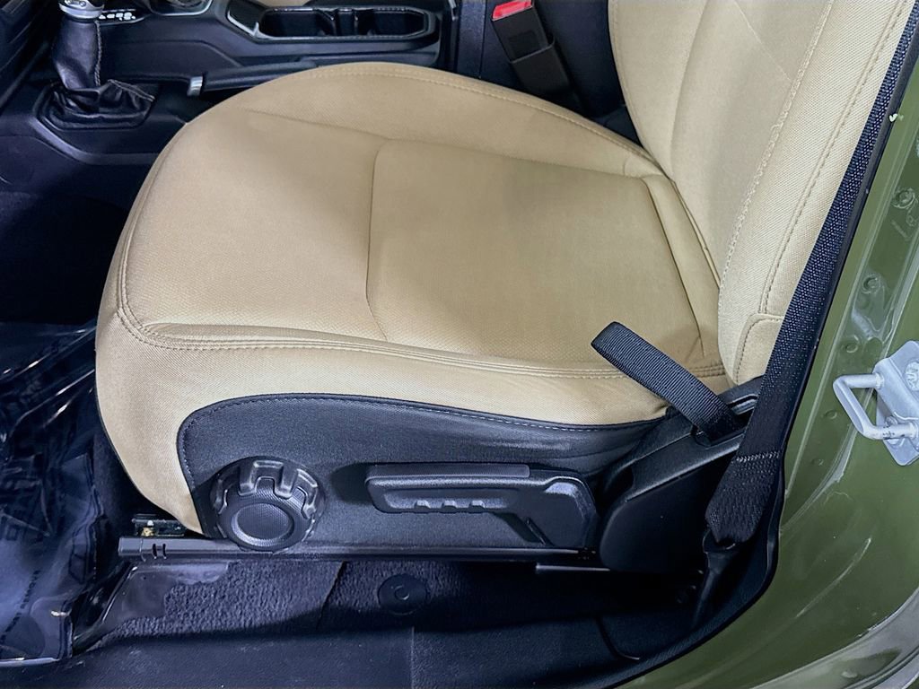 Used 2020 Jeep Wrangler Unlimited Sahara image 24