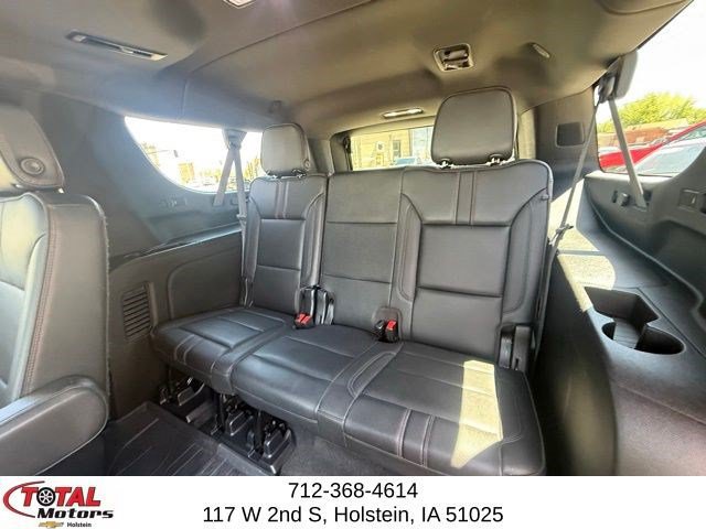 Used 2022 Chevrolet Suburban RST w/ Luxury Package AWD/4WD image 11
