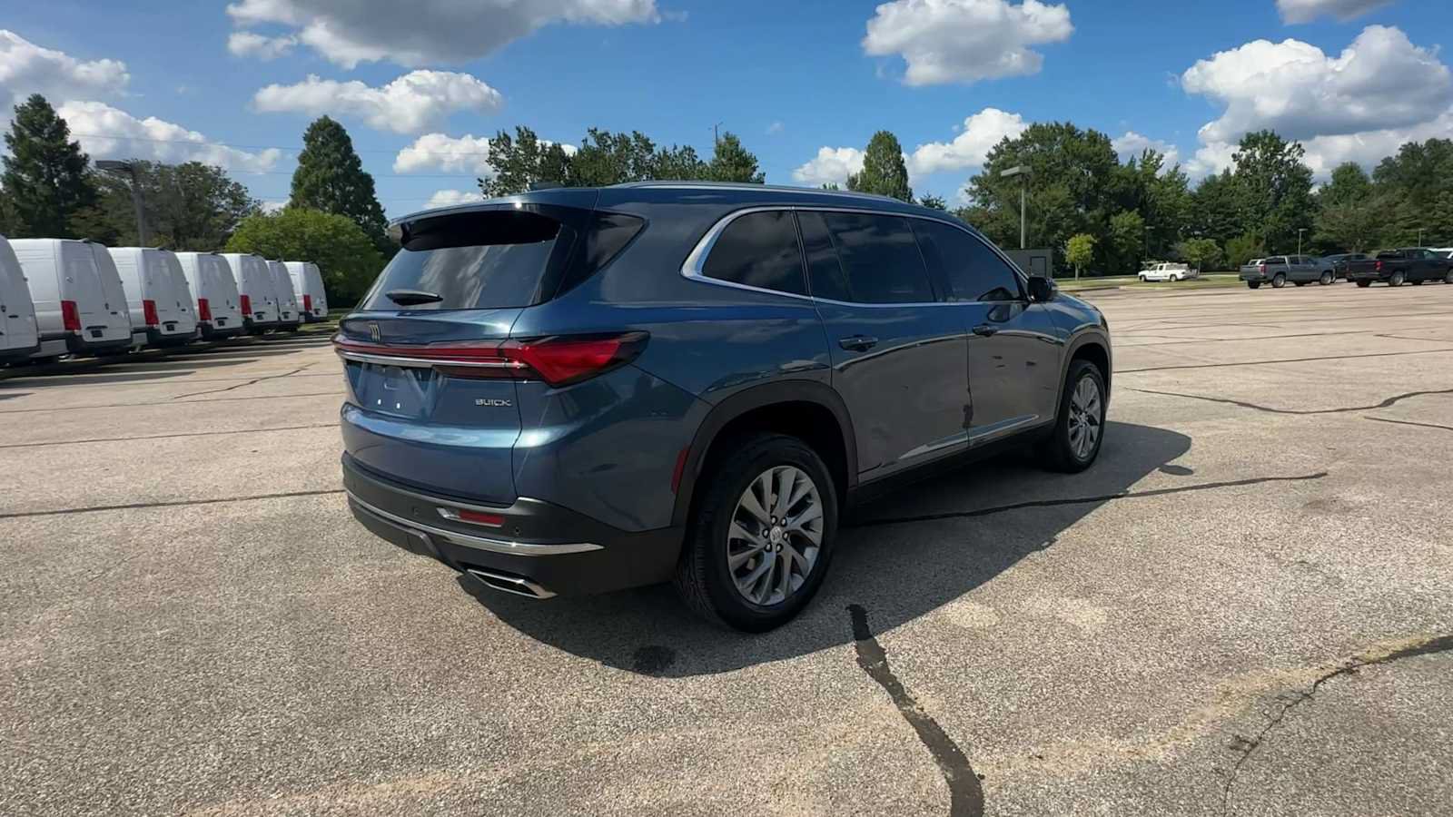 Used 2025 Buick Enclave Preferred w/ Power Package FWD image 8