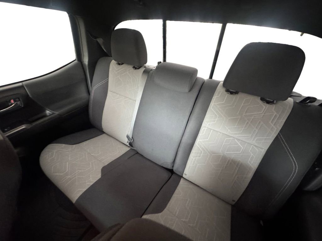 Used 2020 Toyota Tacoma TRD Off-Road image 14