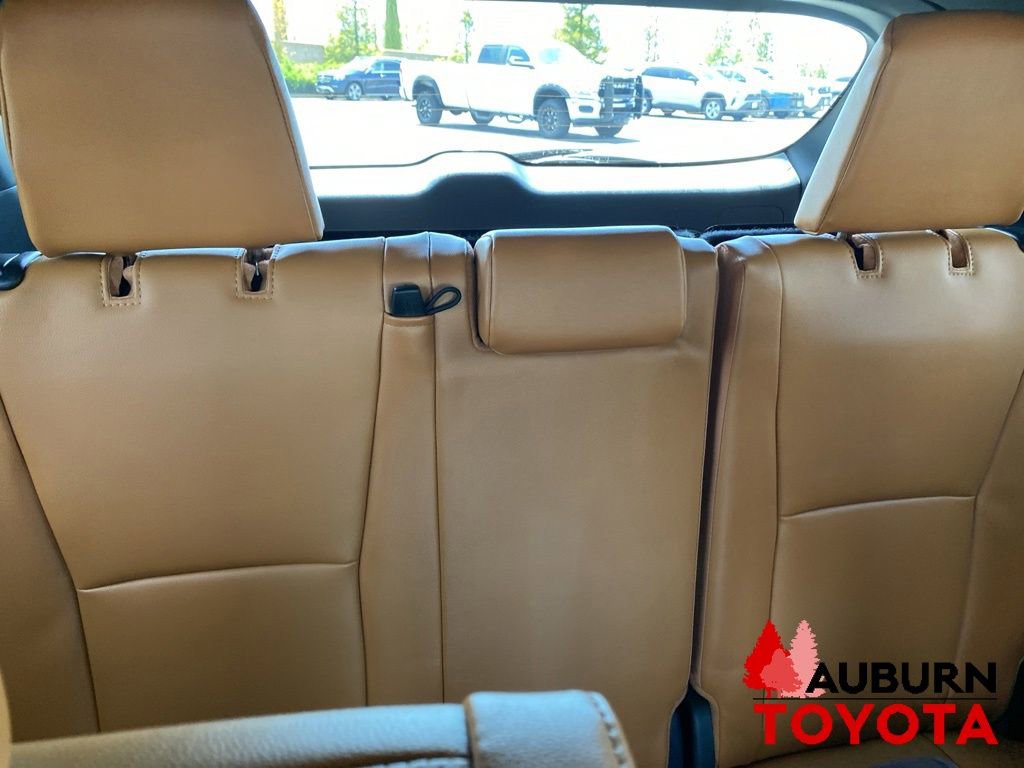 New 2026 Toyota Highlander Platinum AWD/4WD image 17