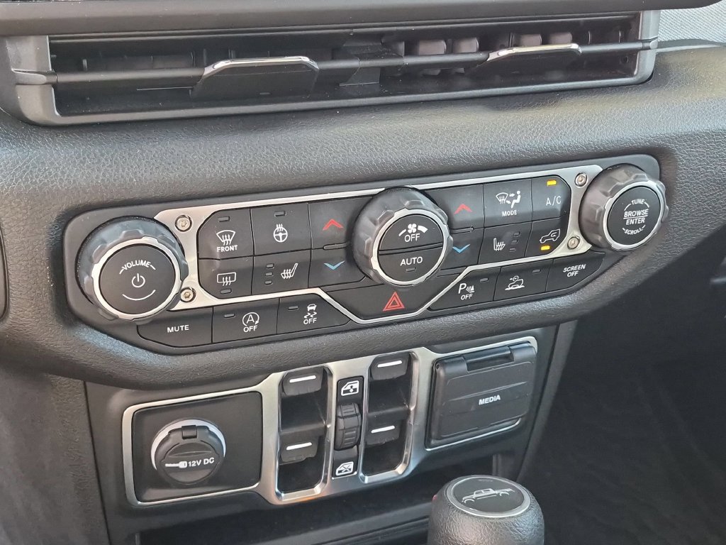 Certified 2024 Jeep Gladiator Sport AWD/4WD image 19
