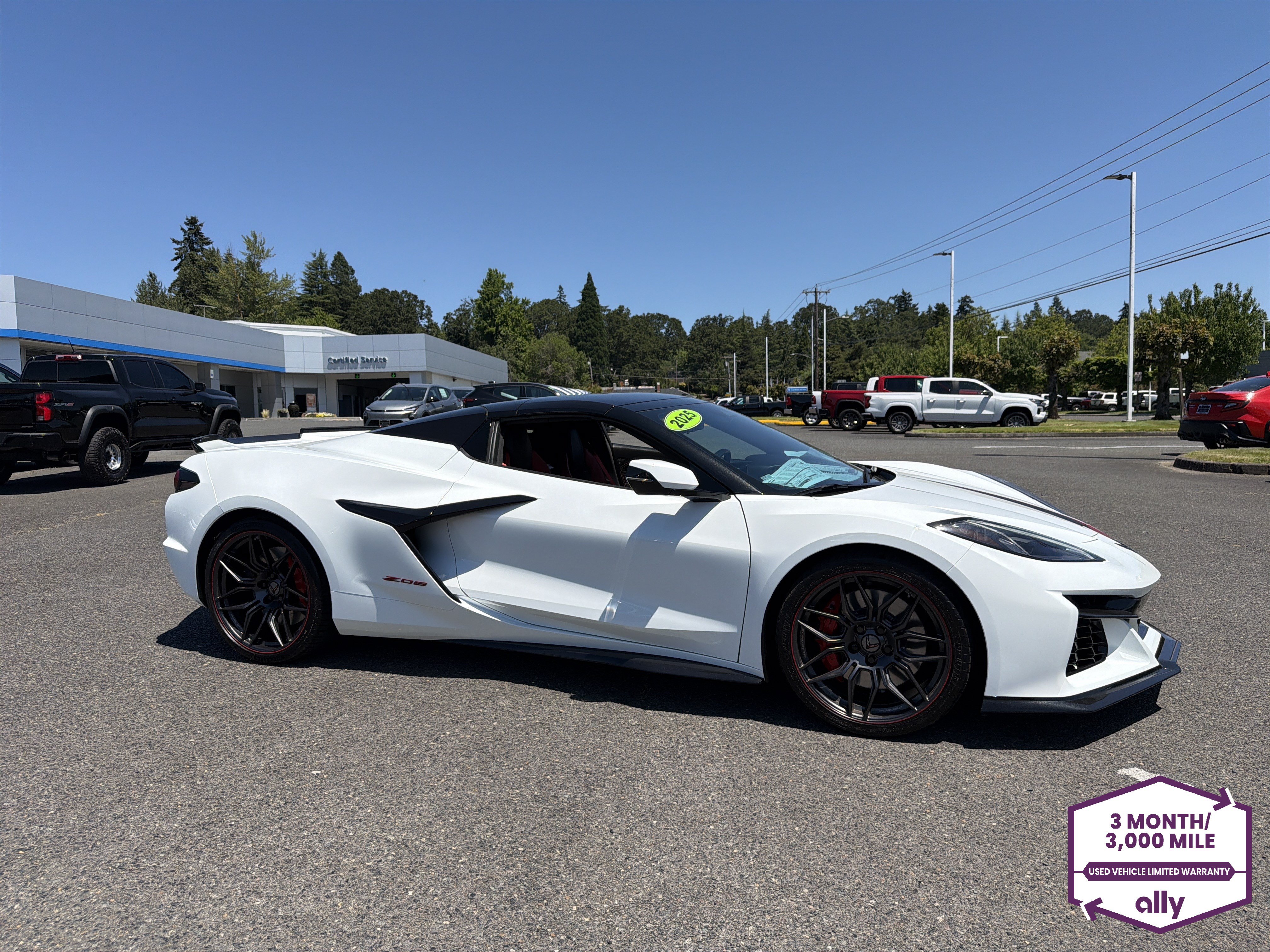 Used 2025 Chevrolet Corvette Z06 RWD image 6