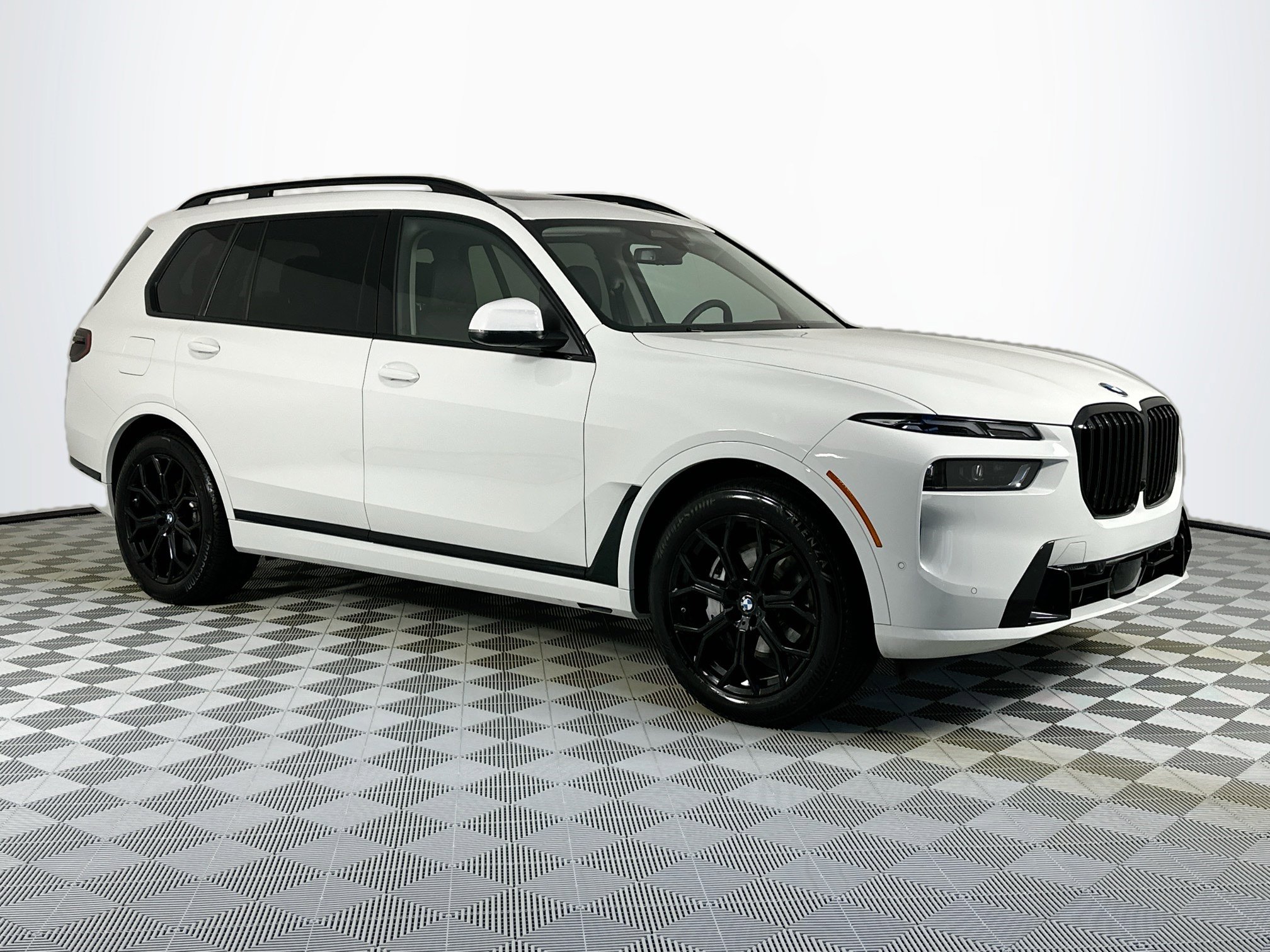 Used 2024 BMW X7 xDrive40i image 3