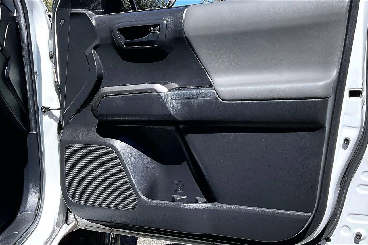Used 2022 Toyota Tacoma SR5 w/ Technology Package image 25