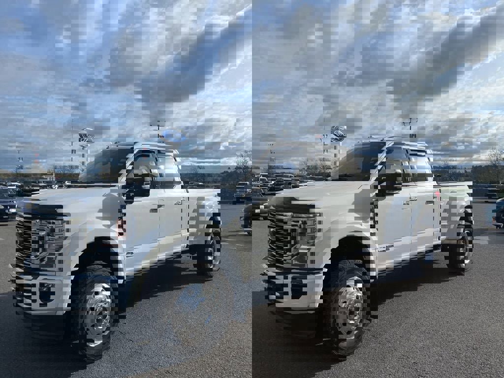 Used 2020 Ford F450 Platinum w/ Camper Package image 35