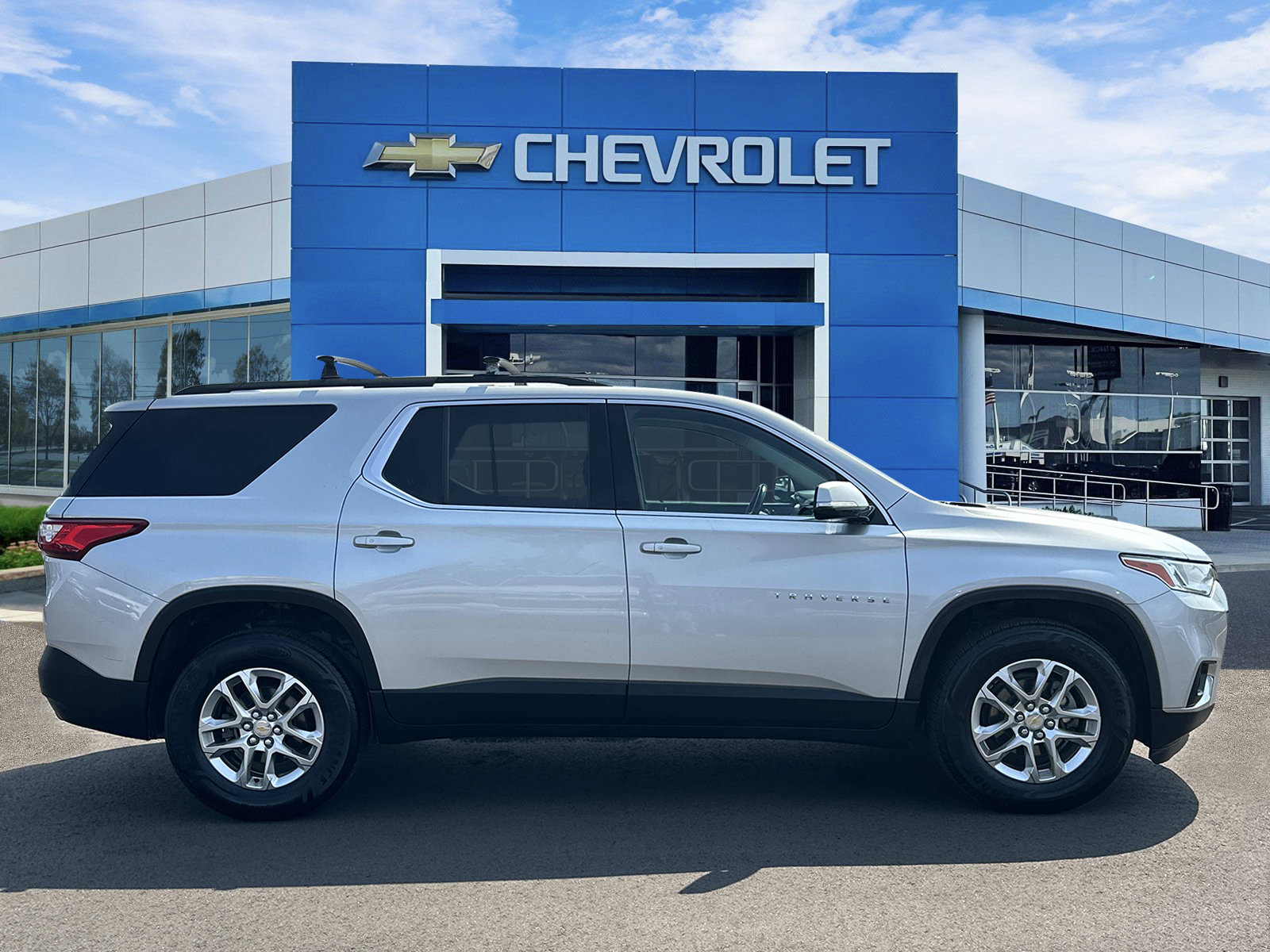 Certified 2020 Chevrolet Traverse LT FWD image 5