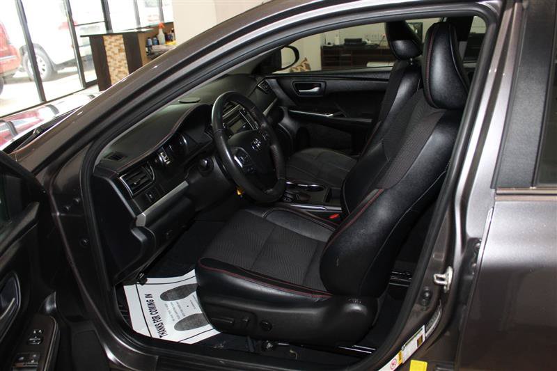 Used 2016 Toyota Camry SE FWD image 23