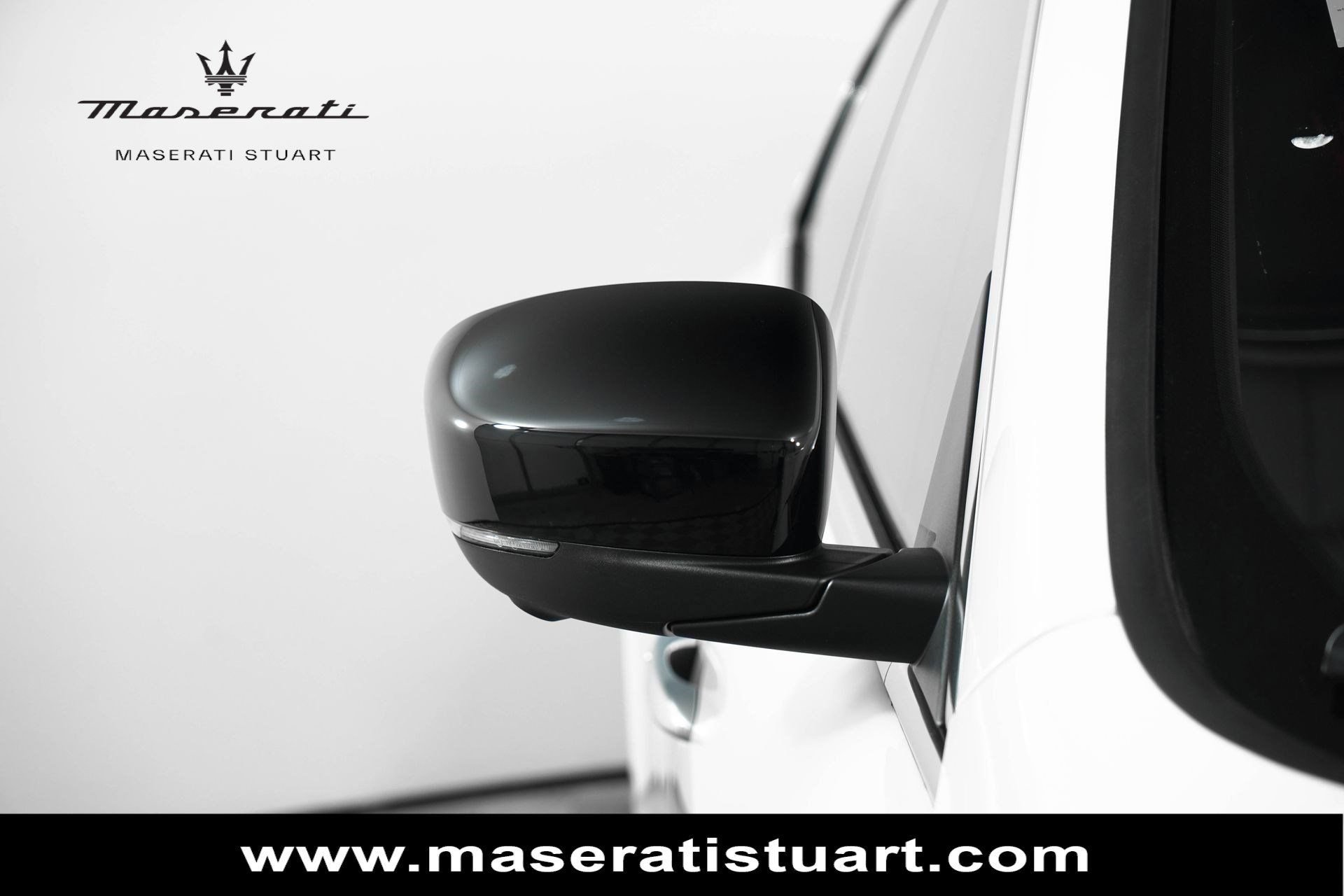New 2024 Maserati Levante GT Ultima AWD/4WD image 13