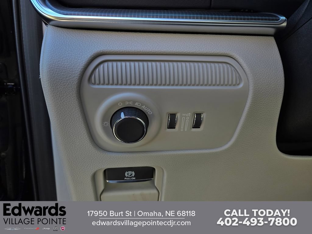 New 2026 Jeep Grand Wagoneer L Summit w/ Rear Seat Video Group I AWD/4WD image 12