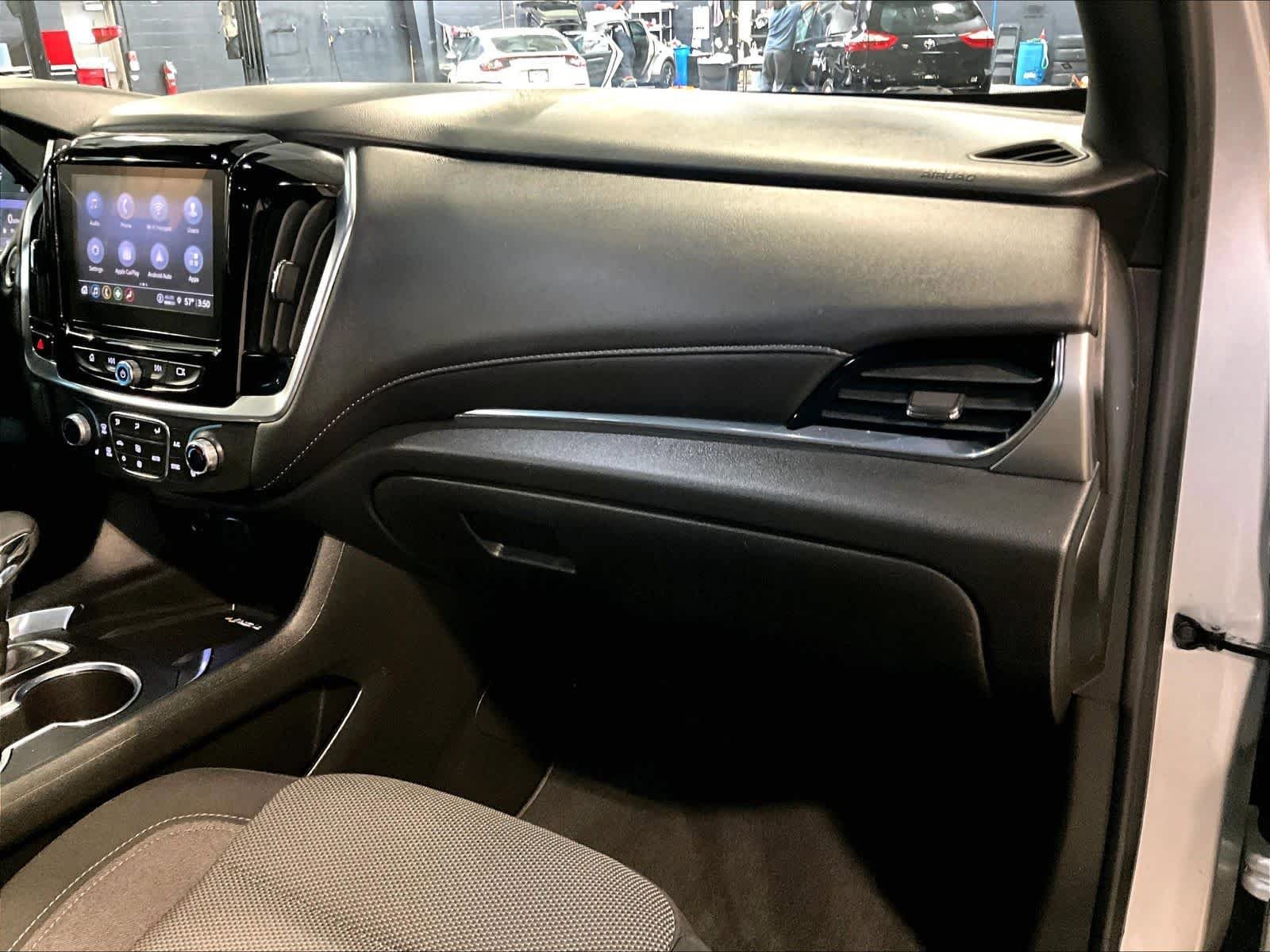 Used 2022 Chevrolet Traverse LT AWD/4WD image 13