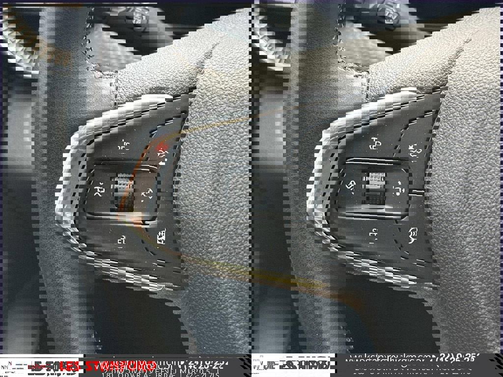 Used 2024 Chevrolet Trax ACTIV w/ Sunroof Package image 23