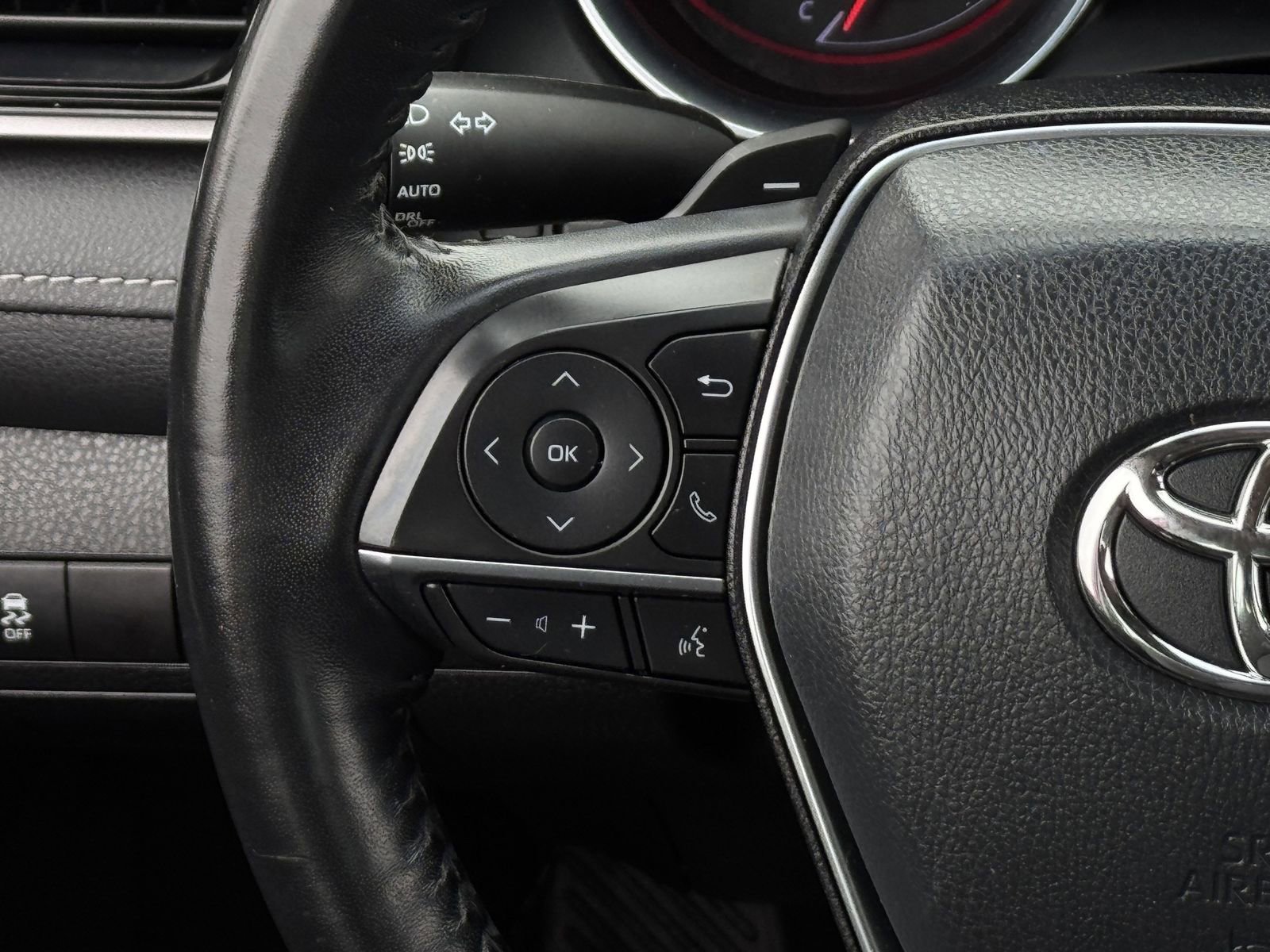 Used 2020 Toyota Camry XSE image 15