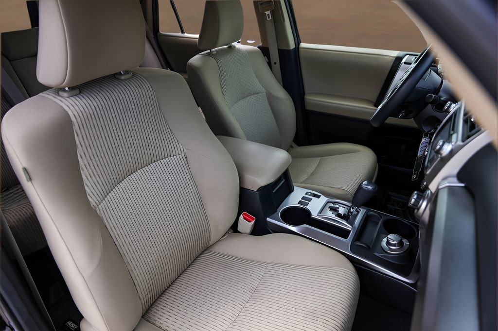 Used 2019 Toyota 4Runner SR5 AWD/4WD image 29