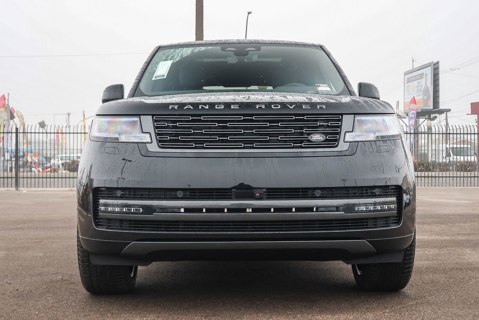 New 2025 Land Rover Range Rover SE image 2