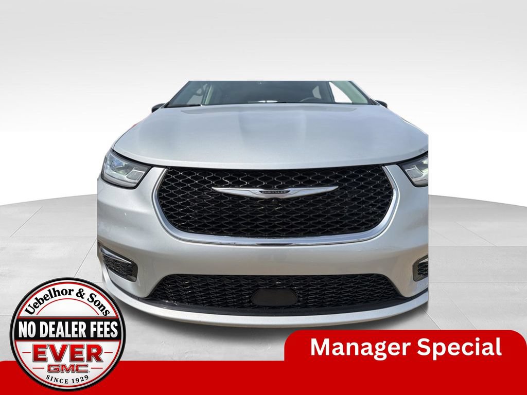 Used 2024 Chrysler Pacifica Limited FWD image 14