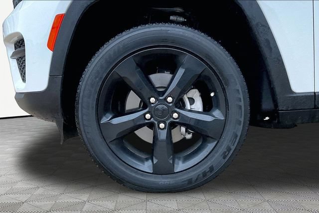 Used 2024 Jeep Grand Cherokee Altitude AWD/4WD image 21
