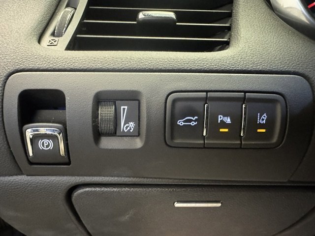 Used 2017 Chevrolet Impala Premier w/ Enhanced Convenience Package FWD image 26