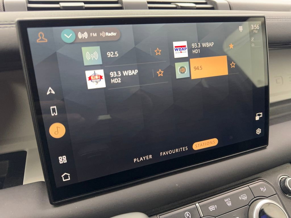 Used 2025 Land Rover Defender 110 S image 61