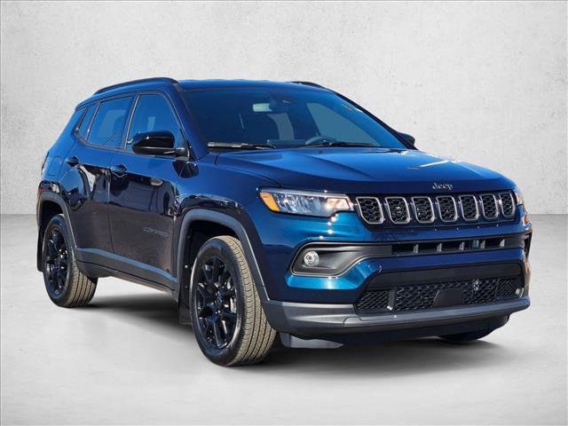 Used 2026 Jeep Compass Latitude AWD/4WD image 3