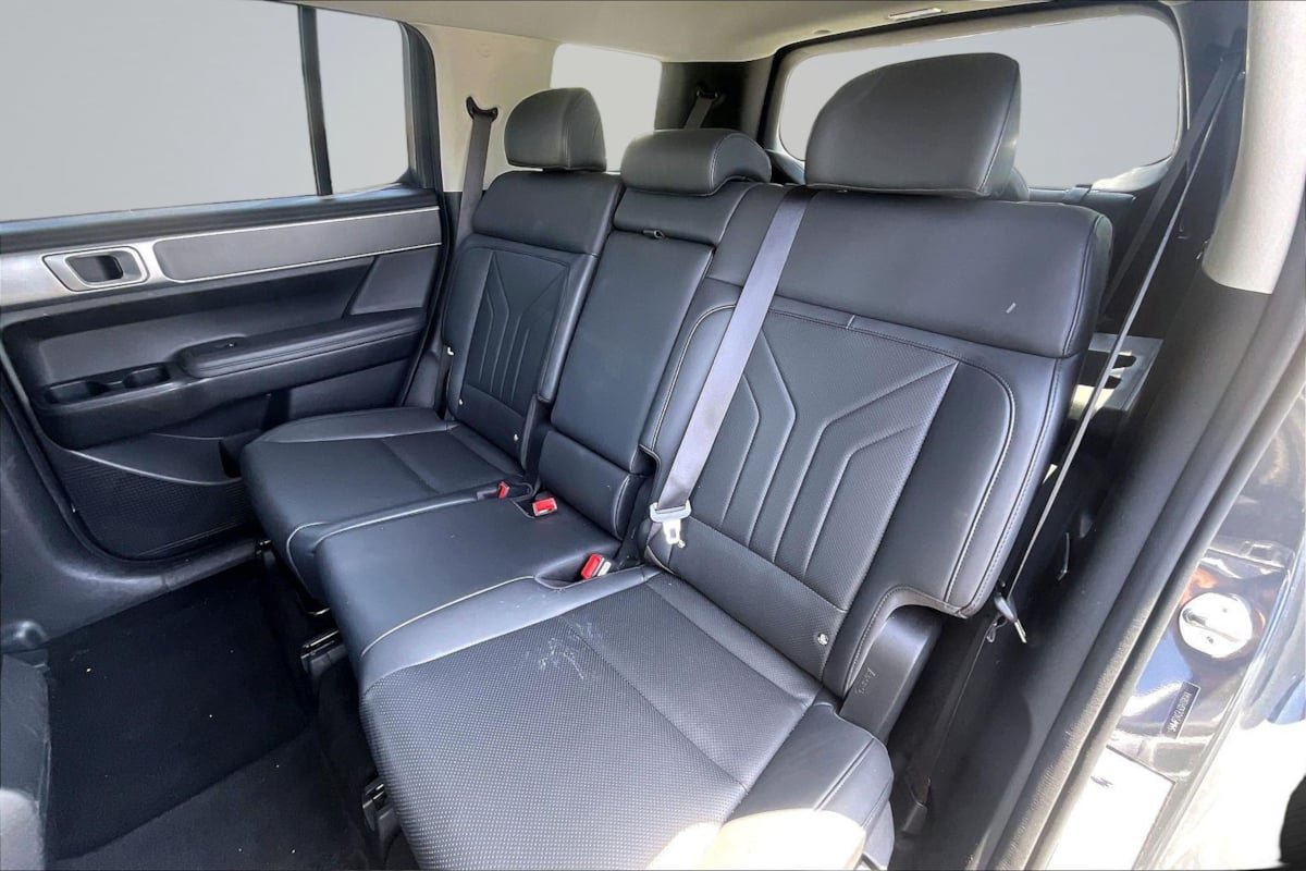Used 2025 Hyundai Santa Fe SEL FWD image 26