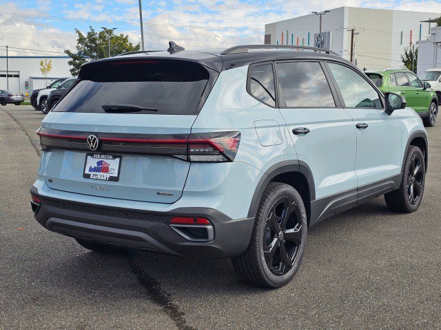 New 2027 Volkswagen Taos SE AWD/4WD image 3