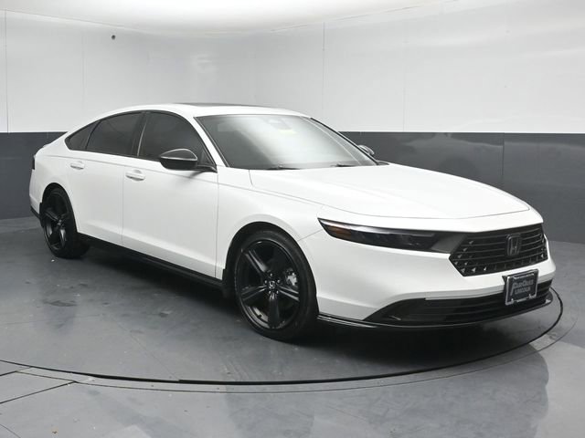 Used 2025 Honda Accord Sport image 1