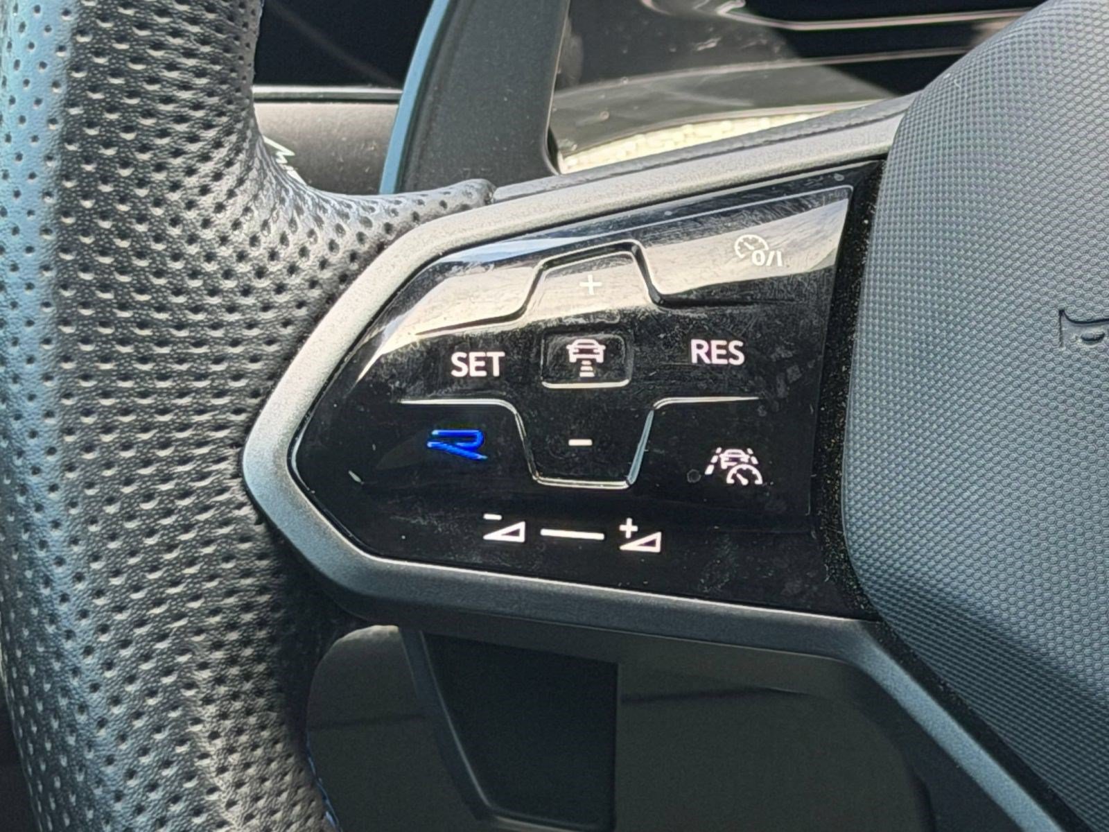 Certified 2024 Volkswagen Golf R AWD/4WD image 15