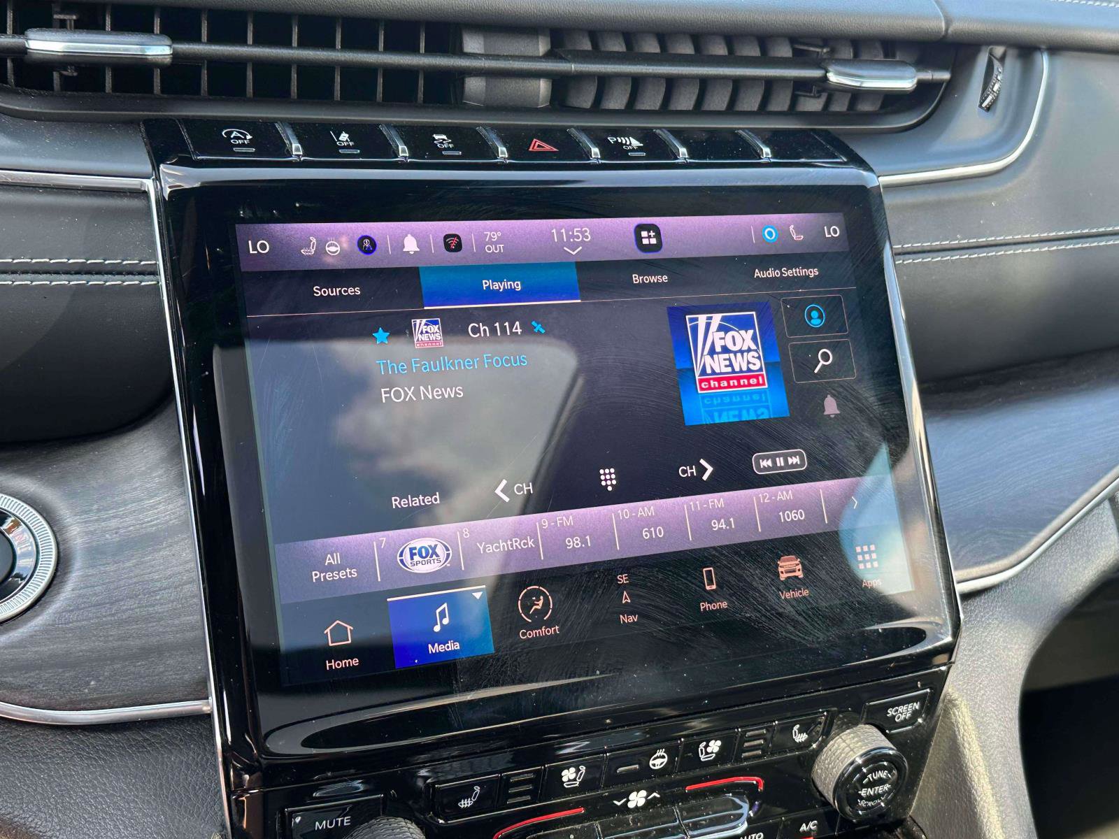 Used 2023 Jeep Grand Cherokee Overland w/ Luxury Tech Group IV image 28