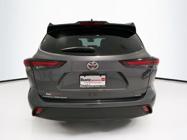 Certified 2025 Toyota Highlander XLE FWD image 6