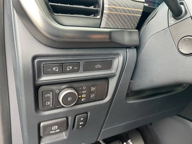 Used 2022 Ford F150 Platinum w/ Equipment Group 701A High AWD/4WD image 39