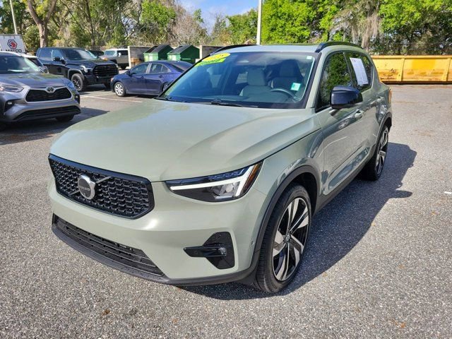 Used 2025 Volvo XC40 B5 Plus w/ Protection Package Premier image 14