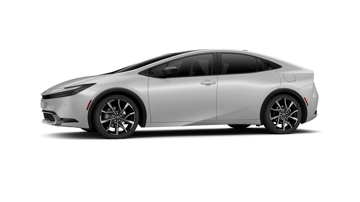 New 2026 Toyota Prius Plug-In Hybrid FWD image 3