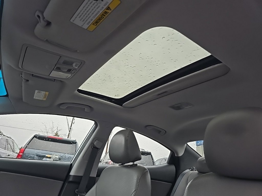 Used 2013 Hyundai Elantra Limited image 17