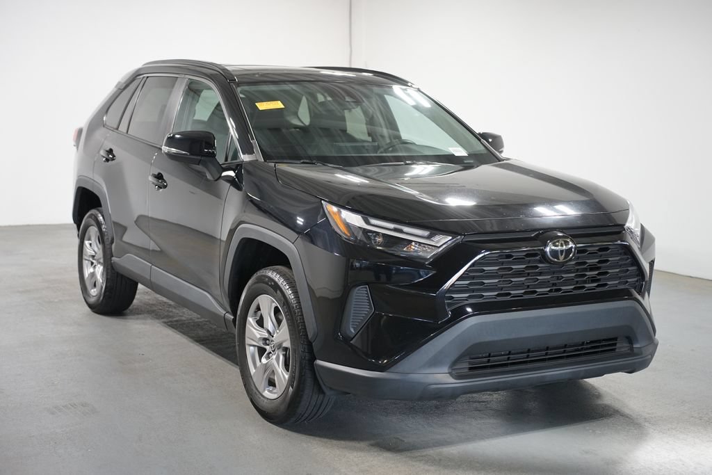 Certified 2023 Toyota RAV4 XLE w/ Convenience Package FWD image 3
