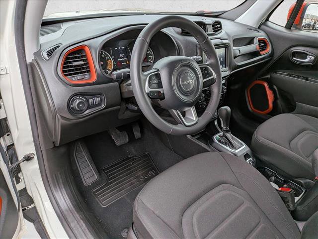Used 2020 Jeep Renegade Latitude AWD/4WD image 10