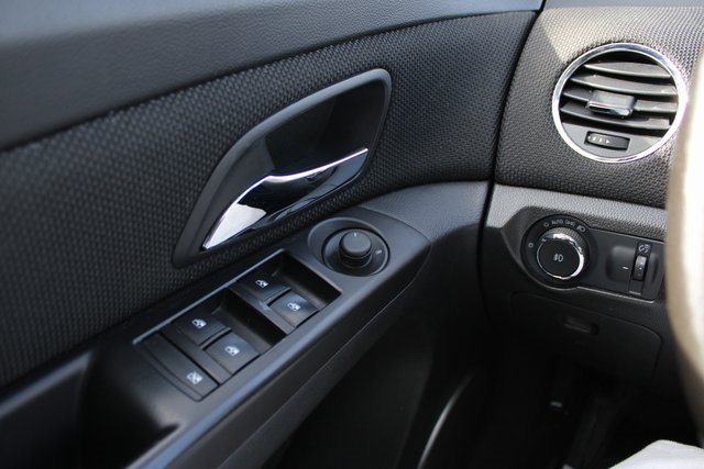 Used 2014 Chevrolet Cruze LT w/ Sun, Sound and Sport Package image 22