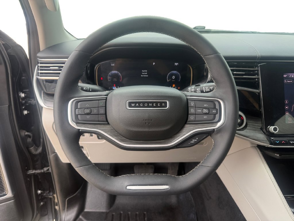 Used 2023 Jeep Wagoneer Series III w/ Premium Group I AWD/4WD image 13