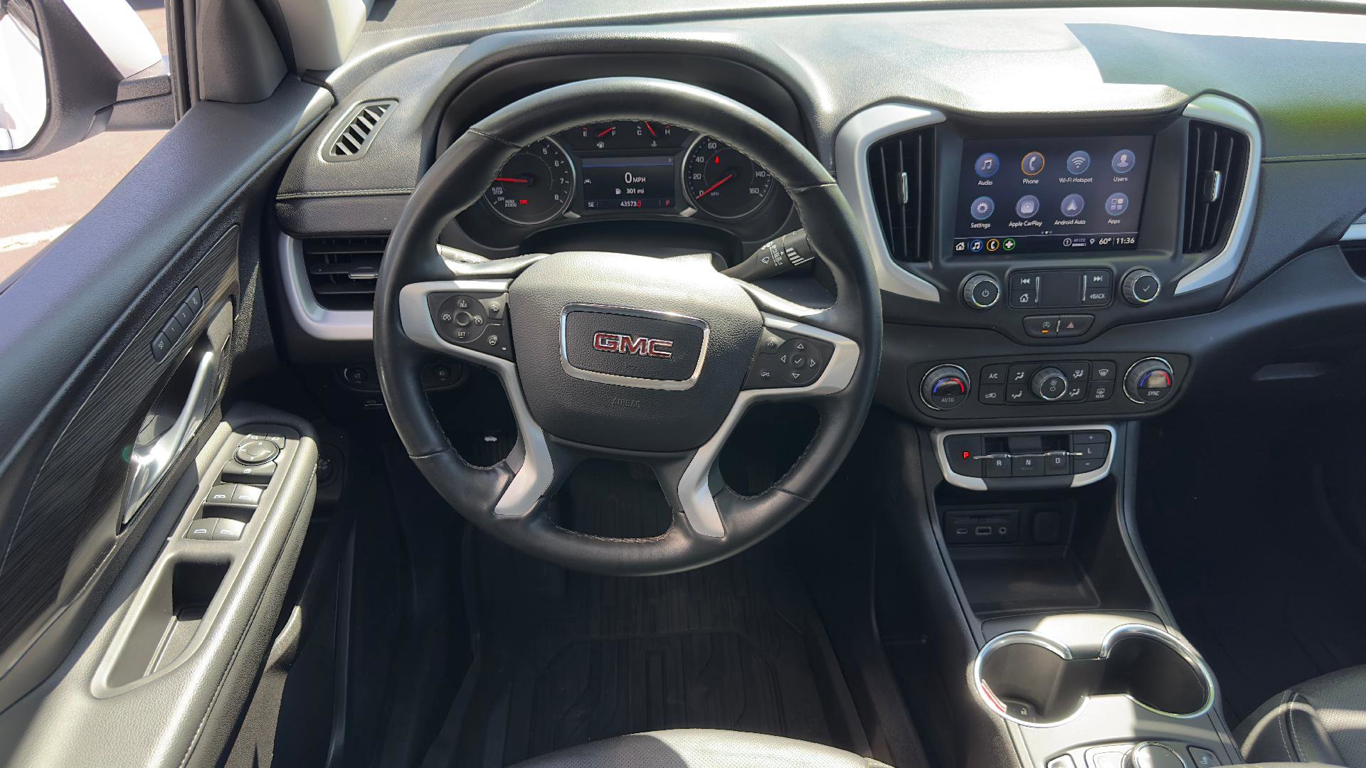 Used 2024 GMC Terrain SLT AWD/4WD image 11