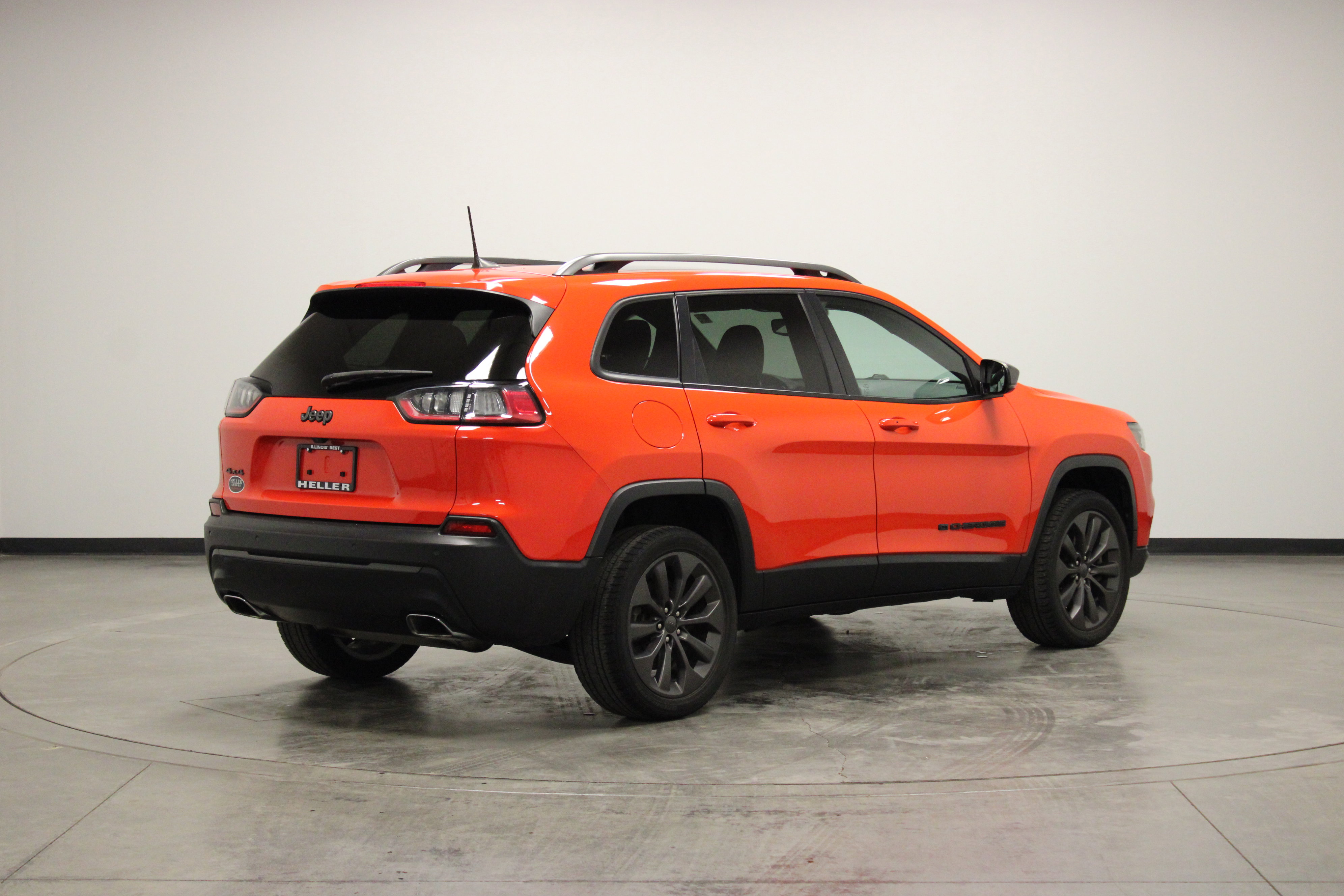 Used 2021 Jeep Cherokee Latitude Lux 80th Anniv w/ Quick Order Package 26U 80TH image 8